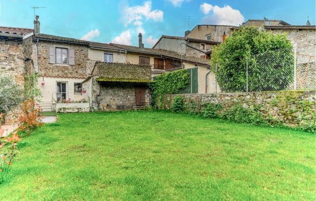 Beautiful Home In Pélussin With Kitchen