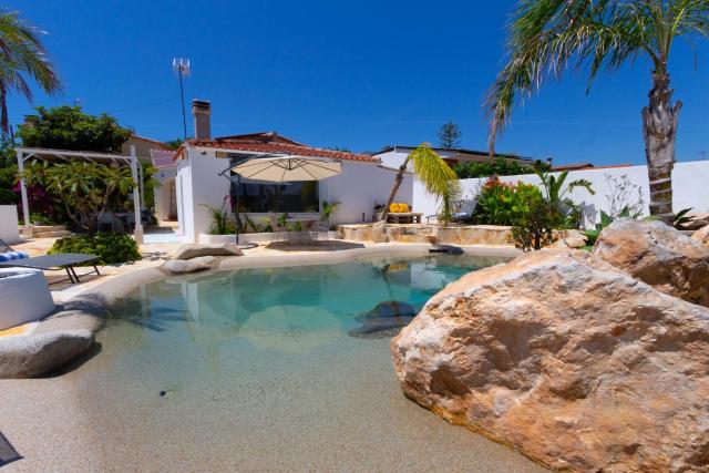 Tropical Oasis Costa Dorada with private pool