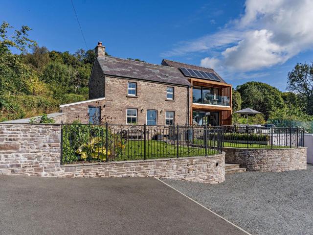 4 Bed in Bwlch 90596