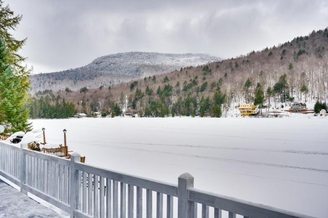 Peaceful Stark Cottage with Deck on South Ponds!