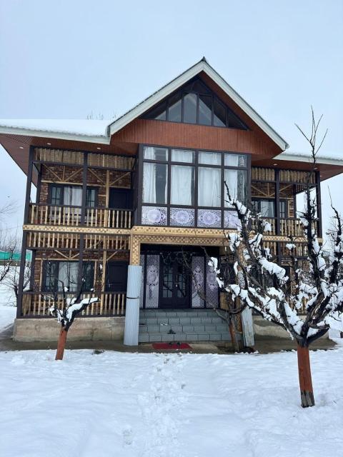 Hideaway Cottages , Tangmarg