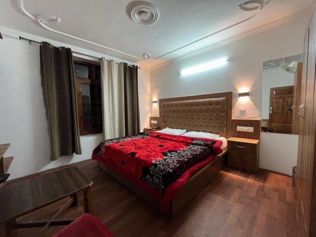 Hotel Premier Mall Road Manali