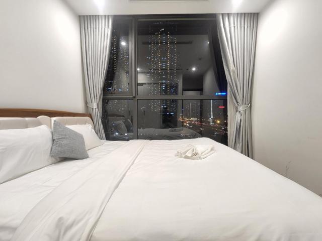 Vinhomes SkyLake 1BR Service Apartment City View - Hagi APT