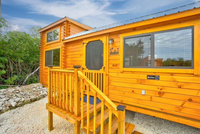 Cabins at Bonefish Bay