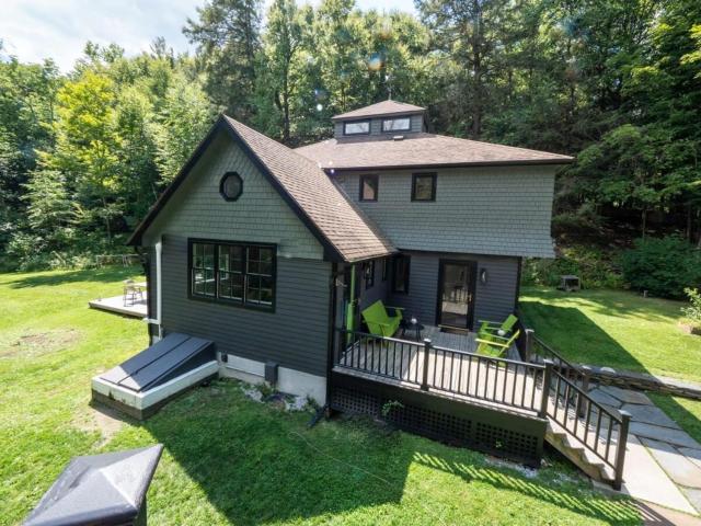 Berkshire Vacation Rentals: Spacious & Serene Berkshires Retreat In The Woods