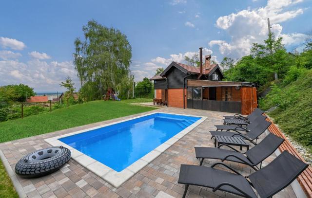 Gorgeous Home In Bakovcica With Wifi