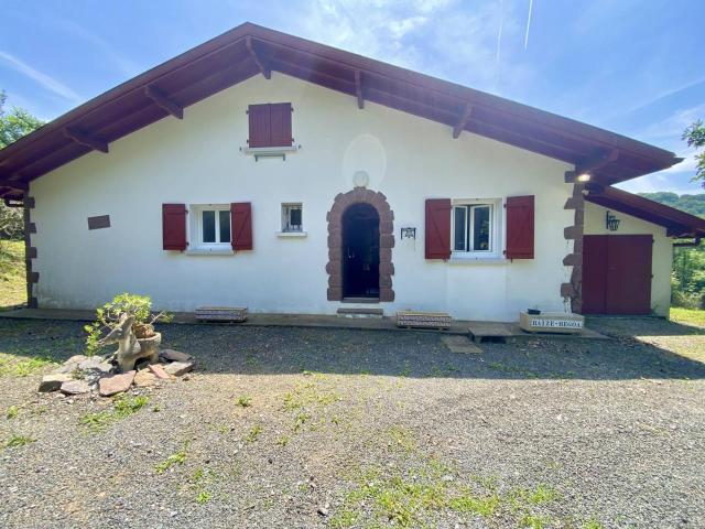 Maison spacieuse à Macaye, au calme, 6-8 pers, proche Cambo, animaux admis, jardin, internet WiFi - FR-1-495-141