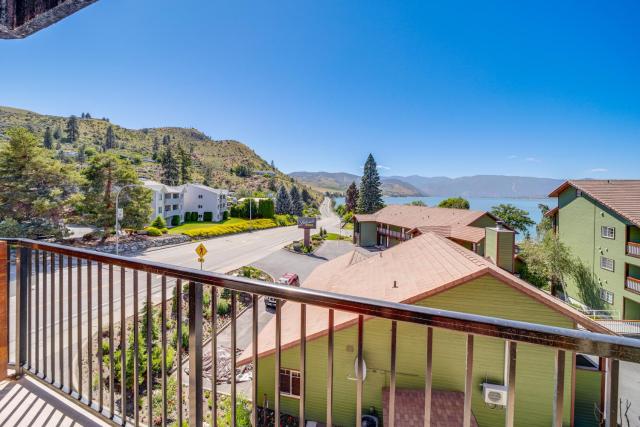 Chelan Home Views, Pool, Hot Tub, and Beach Access