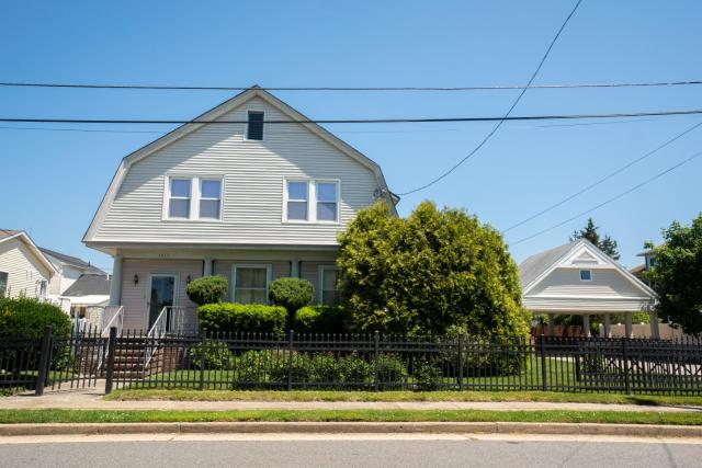 Spacious Home In A Quiet Neighborhood