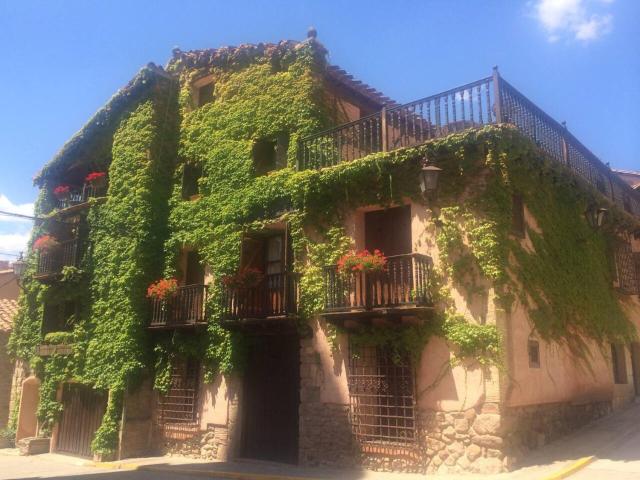 Charming house with jacuzzi in Cabra de Mora