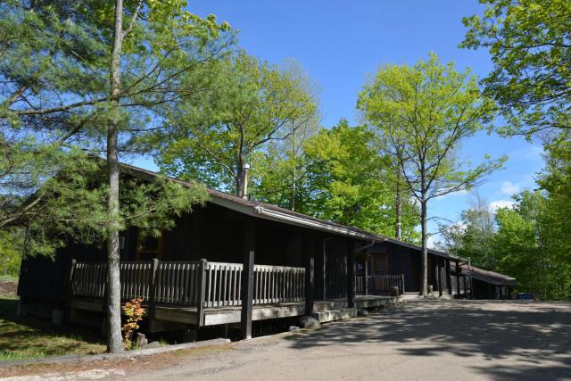 Log Cabin Inn