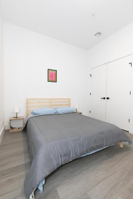 Modern Contemporary 2-Bed Apt Close to NYC