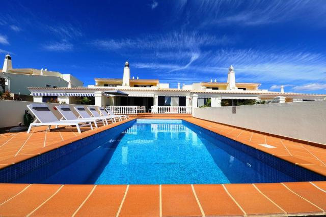 Bela Vivenda-pretty Family Villa With Pool & Golf