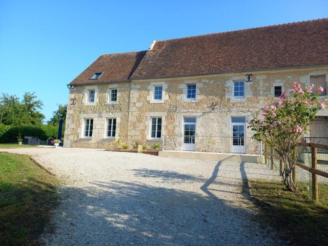 Gîte familial de charme pour 13 pers. avec cheminée historique, terrasse, jardin et 3 salles d'eau. - FR-1-497-209