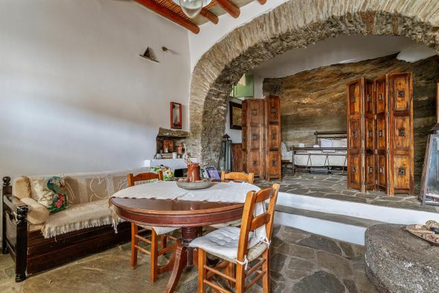 Traditional Olive Guesthouse