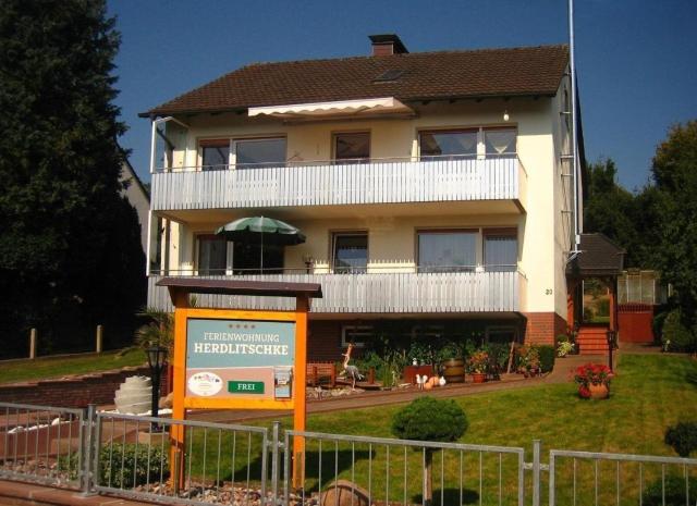 Große Wohnung in Polle mit Garten und Grill