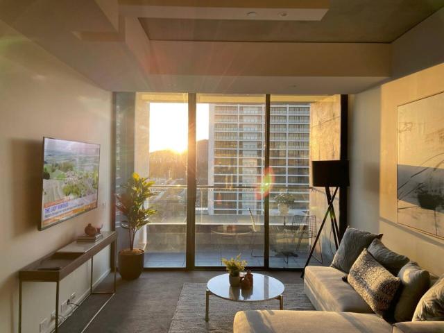 Luxury Apartment in Popular NewActon Precinct-City