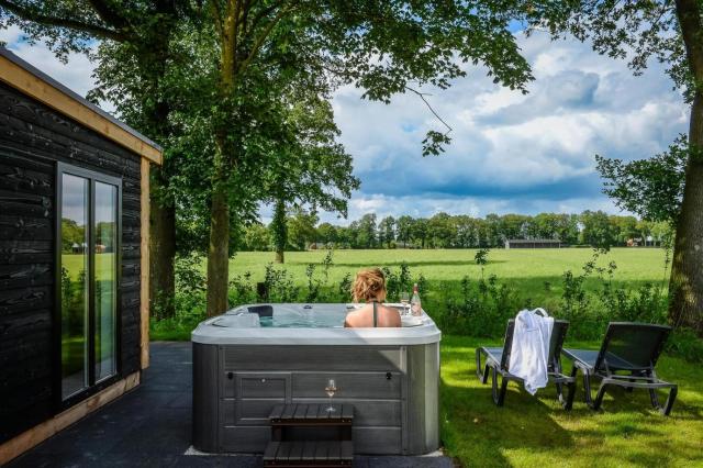 Panorama wellnesslodges x Buitenplaats Holten