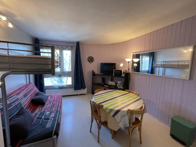 Studio 4 pers, 23 m², centre station, proche pistes et commerces, TV, Wifi, animaux non admis - FR-1-787-55