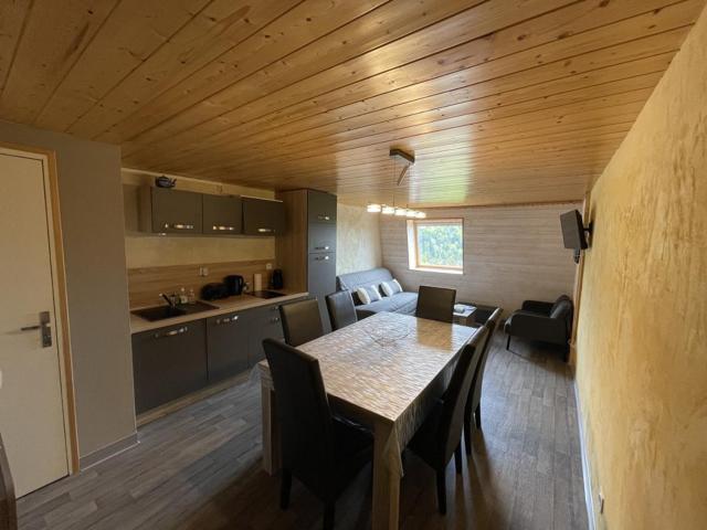 Duplex confortable 52m² - 2 chambres - Près des pistes - Parking gratuit - Non fumeur - FR-1-787-11