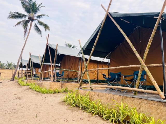 SeaOM Beach Huts and Tents