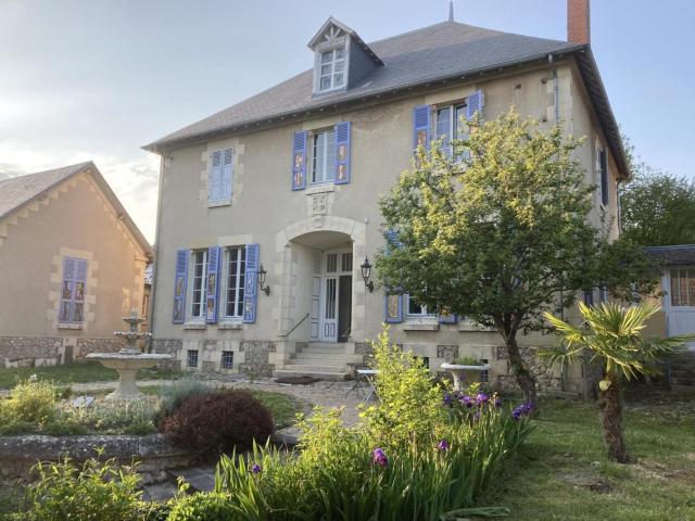 Villa de charme avec jardin clos, proche de Vichy, idéale pour séjours en famille - FR-1-489-533