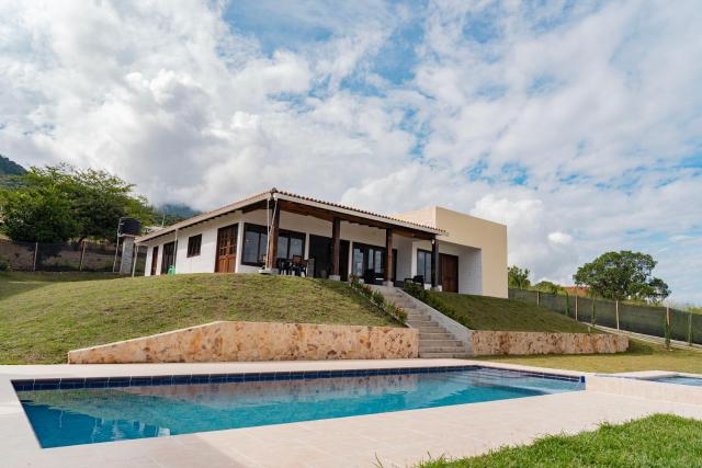 Villa Paraiso, Santa Elena Valle del Cauca