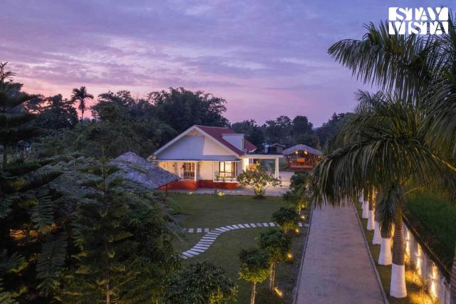 StayVista's Rupohi - Jorhat with Manicured Lawn & Gazebo