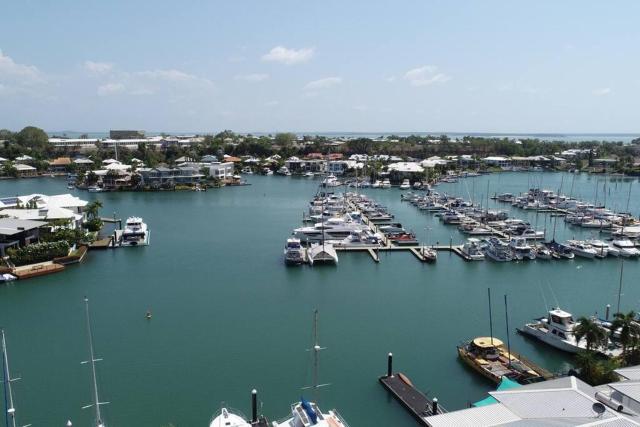 Spectacular Marina Views Apartment