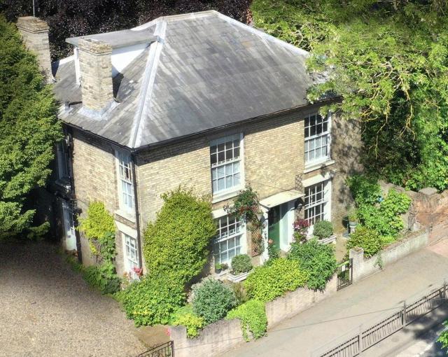 Georgian house in Billericay - quirky & homely