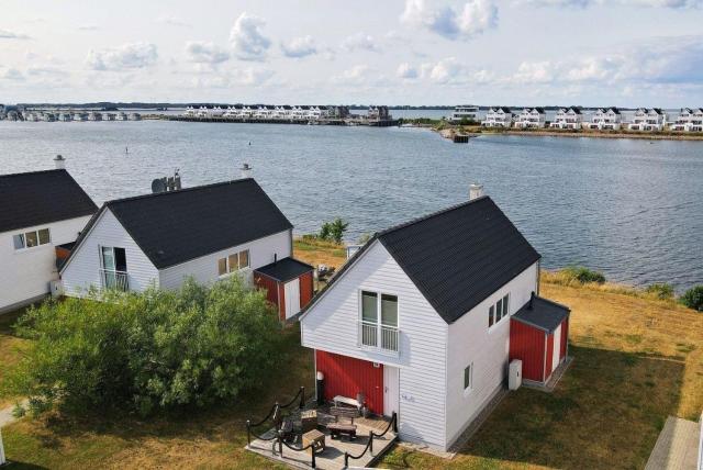 Ferienhaus Boje by Seeblick Ferien ORO, direkte Wasserlage,Sauna, Kamin, OstseeResort Olpenitz