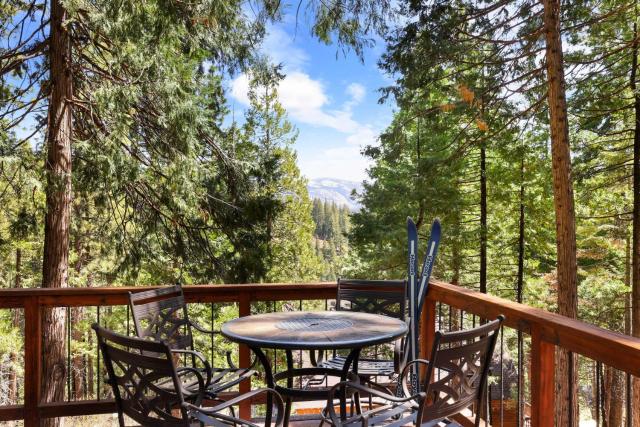 6 Mi to Pinecrest Lake Cozy Cabin in Cold Springs