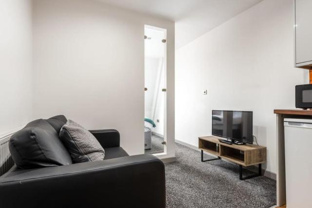 Modern Budget 1 Bed Flat in Halifax Centre