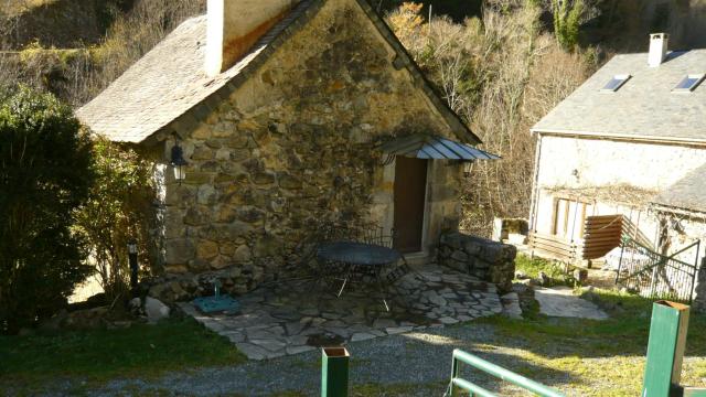 LES TROIS MAISONS