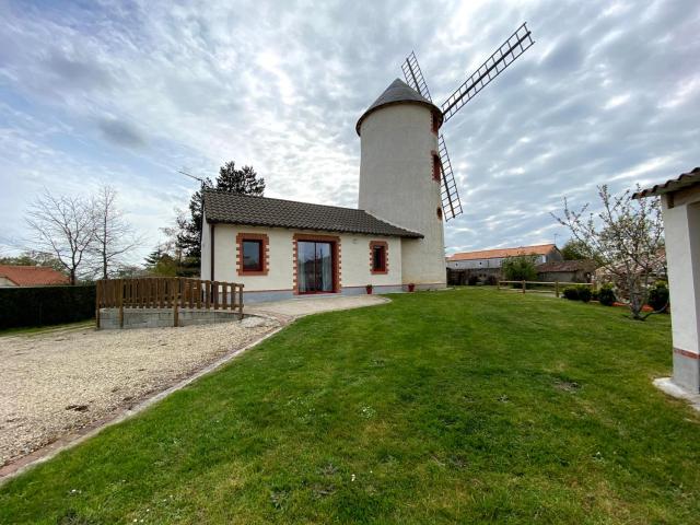 LE MOULIN DES GARDES