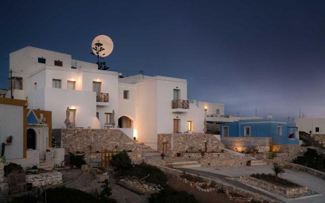 MIKRES CYCLADES DONOUSSA