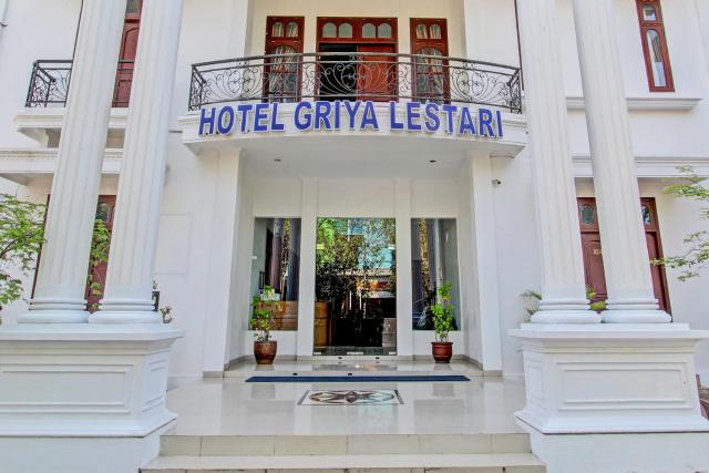 OYO 93011 Hotel Griya Lestari Pati 2