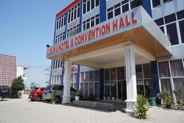 OYO 93205 Kusuma Hotel And Convention Hall