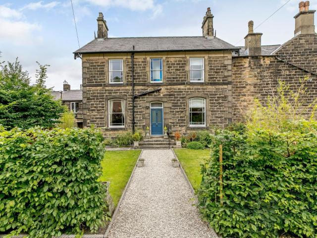 4 Bed in Darley Dale 79020