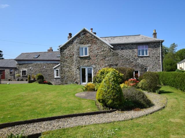 5 bed in Barnstaple SHIRW