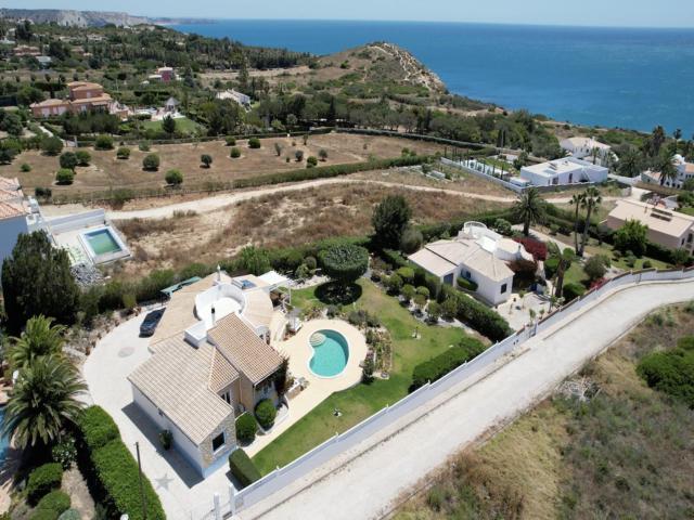 Villa Mare Vista - 4 Bedrooms - Magnificent View Of The Ocean - 300 Metres to The Sea - Short Drive To Praia da Luz