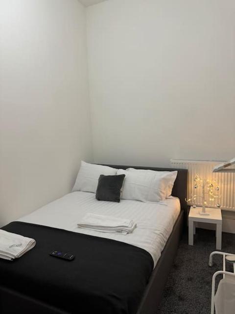 Room 3 • Double Bed in London King’s Cross