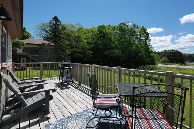 Cozy Pond Side Cottage in Bar Harbor! [The Nook]