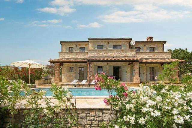 Rustic Villa Rubus with a pool in Istria