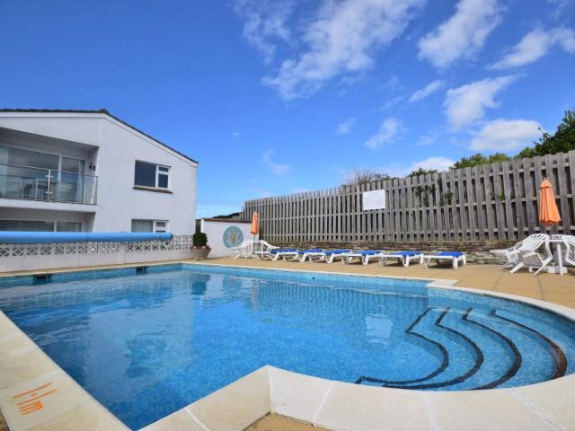 2 Bed in Mawgan Porth 43204