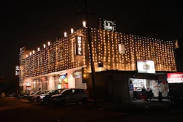 THE IMPERIAL HOTEL AND CONVENTION CENTRE Kanpur