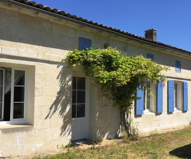 Impeccable 2-Bed House in Saint-Palais-de-Phiolin