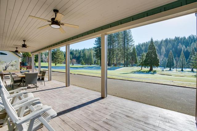 Spacious Arnold Cabin with Patio and Gas Grill!