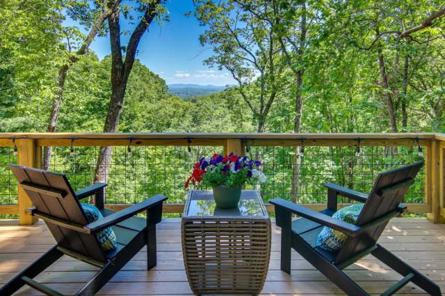 Modern Hendersonville Home Deck and Mountain Views!