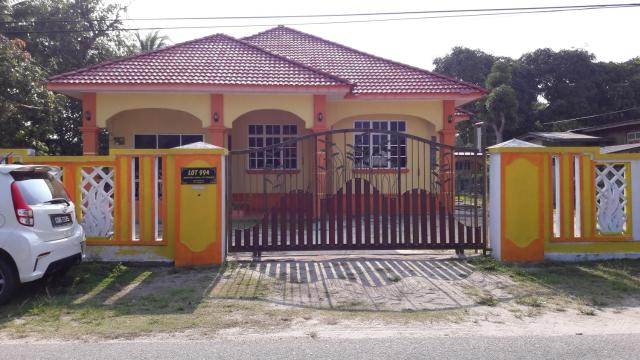 Farah Banglo Homestay Kemasik